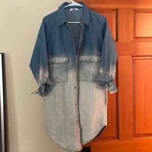Ombré chambray button down with side pockets size XS